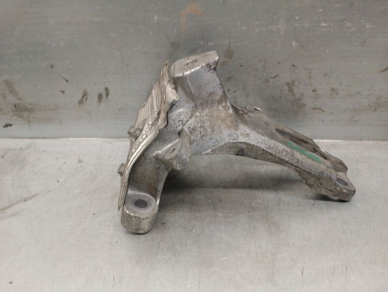 Support moteur droit AUDI A6 C7 (4G2, 4GC) 3.0 TDI Diesel - 1