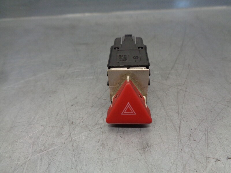 Bouton de warning VOLKSWAGEN PASSAT B6 Variant (3C5) 2.0 TDI 16V Diesel - 1
