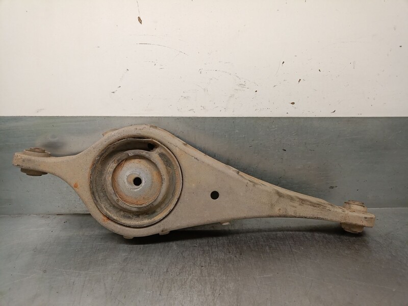 Triangolo inferiore posteriore sinistro VOLVO XC70 II (136) D5 AWD Diésel - 1