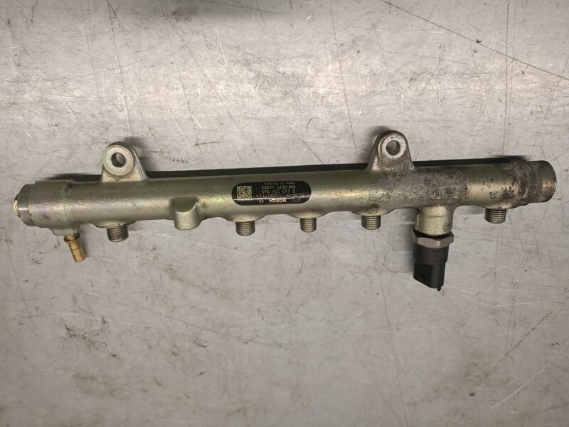 Rampe injection RENAULT MEGANE II (BM0/1_, CM0/1_) 1.9 dCi Diesel - 1