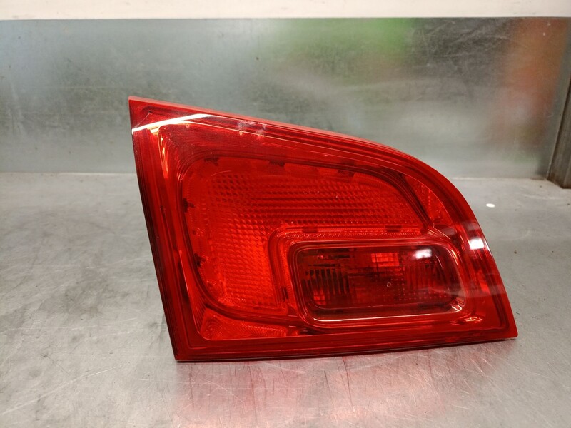 Feu arriere secondaire gauche (feux) OPEL ASTRA J Sports Tourer (P10) 1.6 CDTi Diesel - 1
