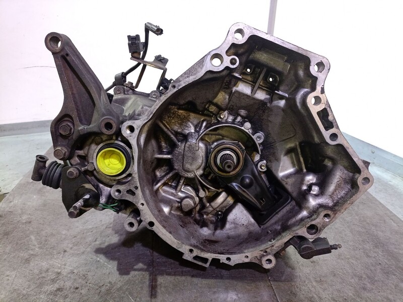 Boite de vitesses MAZDA 323 F VI Hatchback (BJ) 2.0 TD Diesel - 1