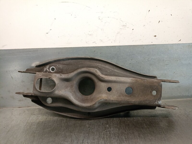 Triangolo inferiore posteriore sinistro BMW 3 (E90) 320 d Diésel - 1