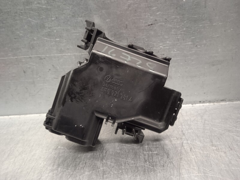 Boitier servitude moteur (BSM) AUDI A6 C6 (4F2) 2.7 TDI Diesel - 1