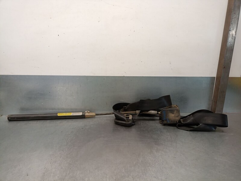 Cintura di sicurezza anteriore destra VOLKSWAGEN PASSAT B3/B4 (3A2, 35I) 1.6 Gasolina - 1