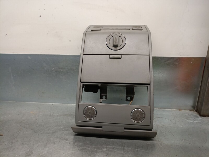 Eclairage de plafonnier VOLKSWAGEN TOUAREG (7LA, 7L6, 7L7) 2.5 R5 TDI Diesel - 1