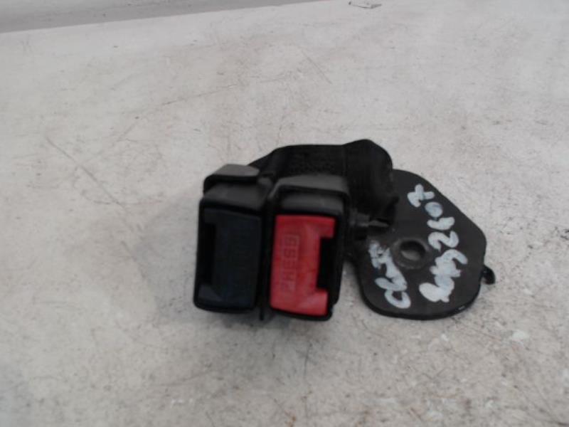 Attache ceinture arriere centrale RENAULT CLIO Diesel - 1