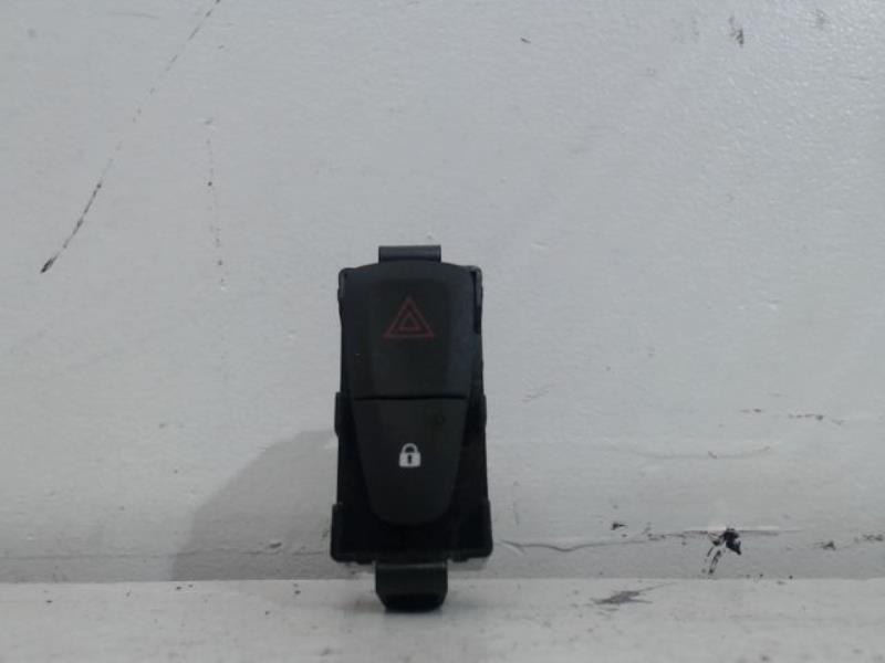 Bouton de warning DACIA SANDERO Essence - 1