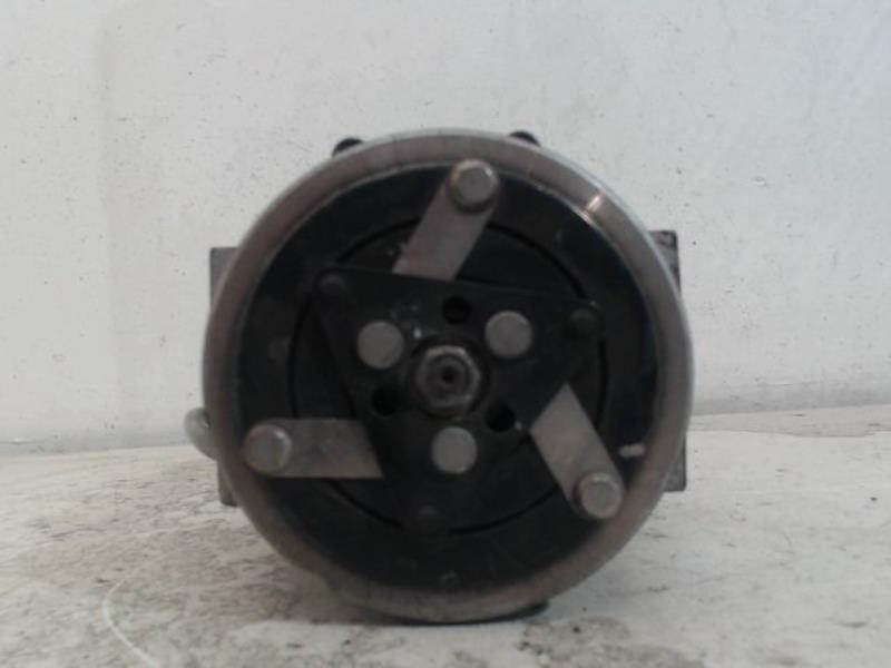 Compresseur clim VOLVO V50 Diesel - 1