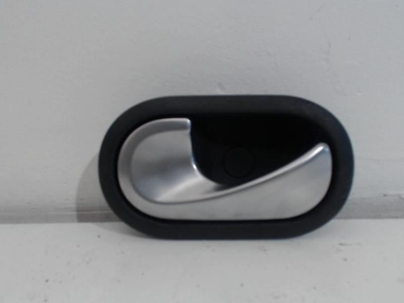 Poignee interieur avant gauche RENAULT MEGANE Diesel - 1