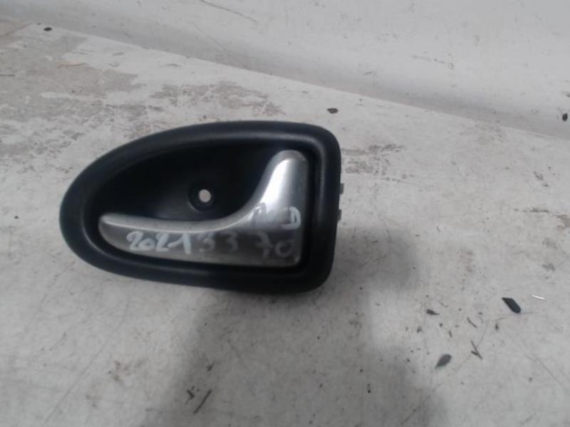 Poignee interieur avant droit RENAULT CLIO Diesel - 1