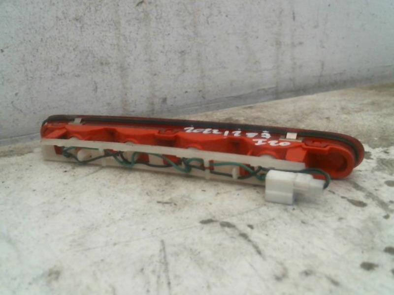 Feu arriere stop central HYUNDAI i20 Diesel - 1