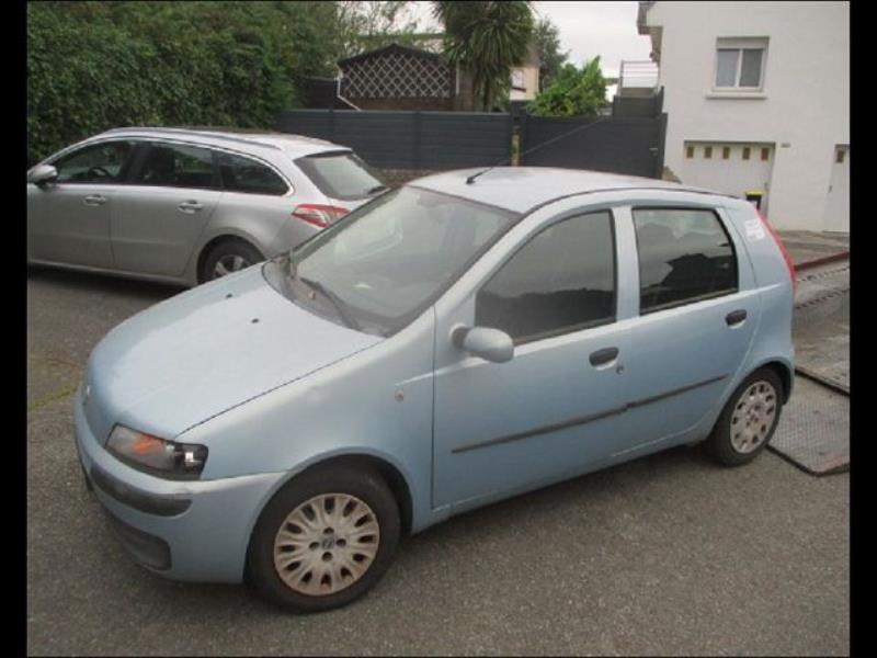 Feu arriere stop central FIAT PUNTO Essence - 1