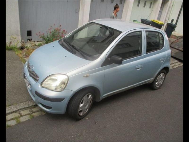 Feu arriere stop central TOYOTA YARIS Essence - 1