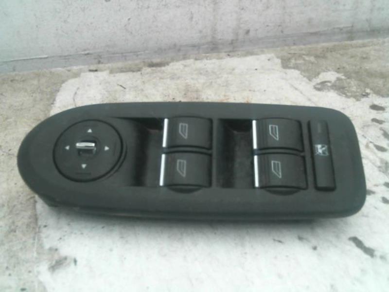 Interrupteur de leve vitre avant gauche FORD C-MAX Diesel - 1