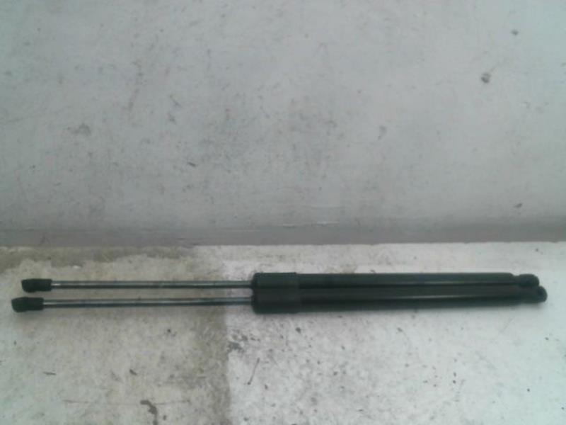 Verin de coffre VOLKSWAGEN GOLF Diesel - 1