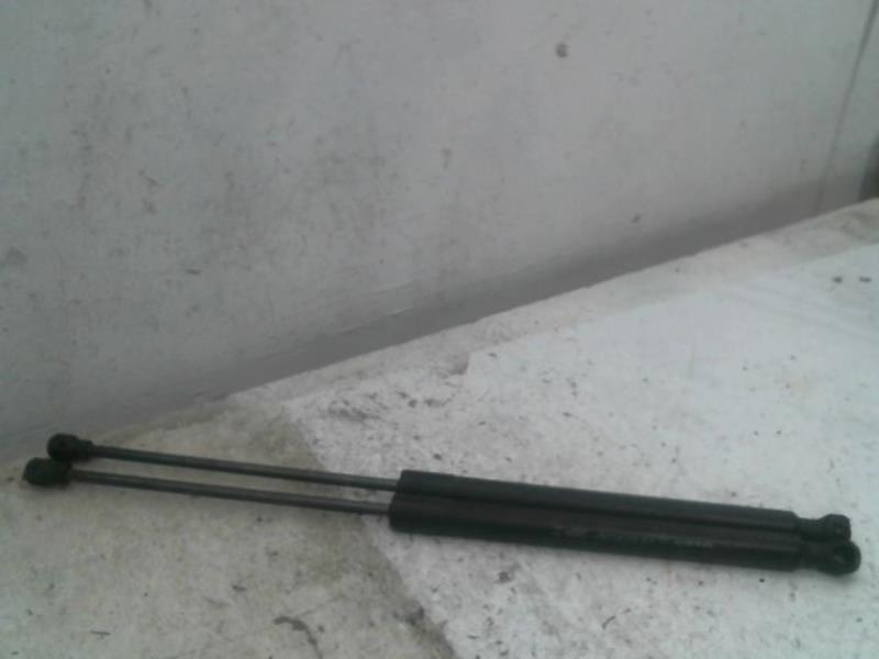Verin de coffre DACIA SANDERO Essence - 1
