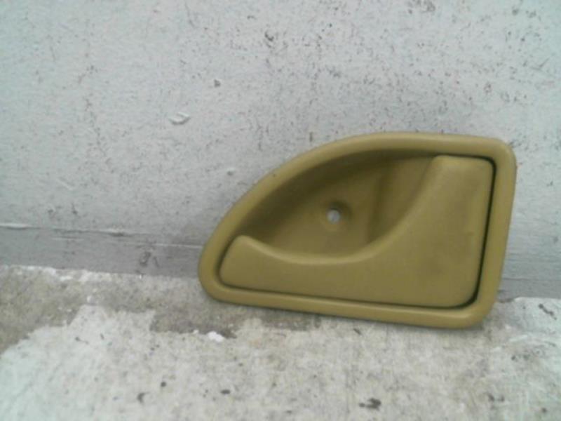 Poignee interieur avant droit RENAULT TWINGO Essence - 1