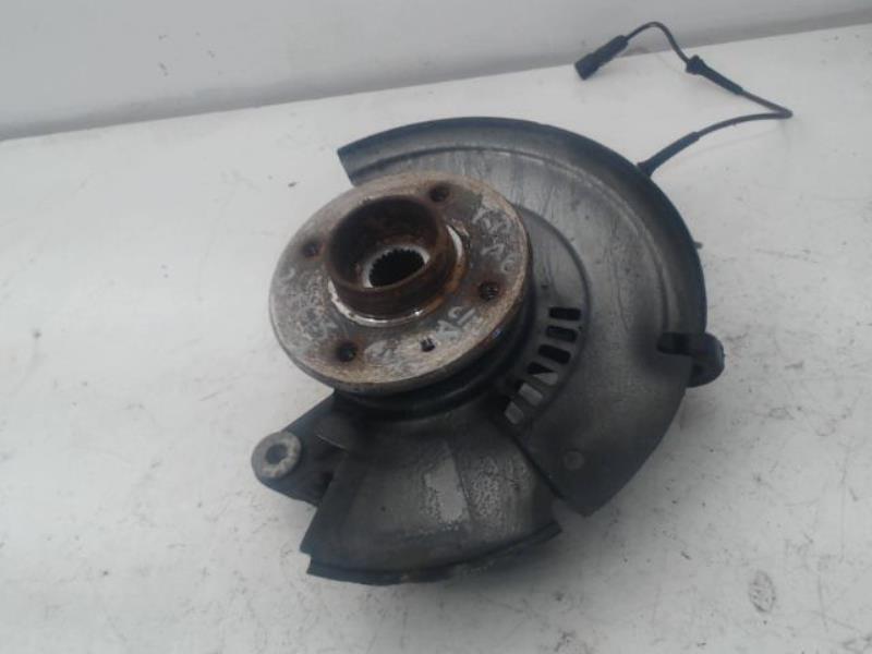 Fusee avant gauche RENAULT CLIO 5 PHASE 1 Essence - 1