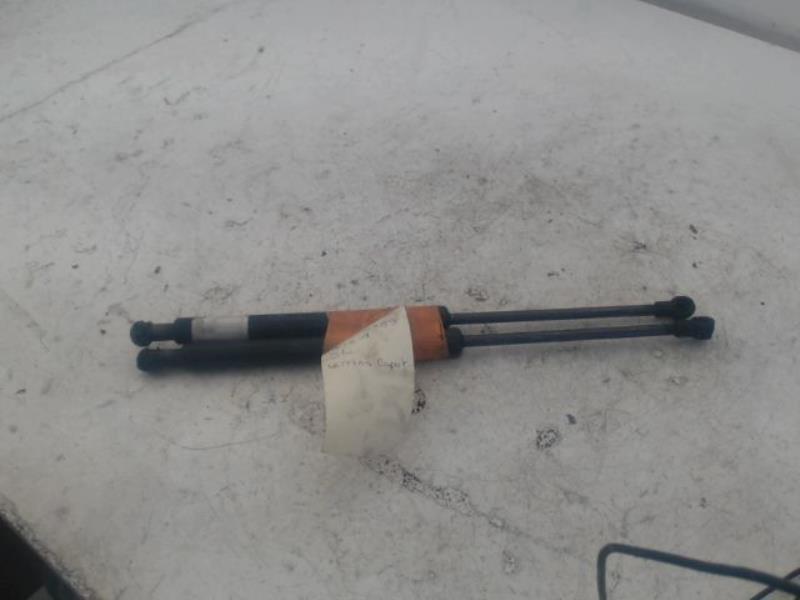Verin de capot BMW SERIE 1 Diesel - 1