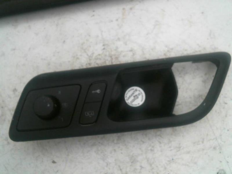 Commande retroviseurs VOLKSWAGEN POLO Diesel - 1