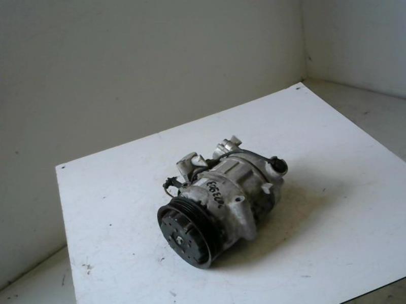 Compresseur clim VOLKSWAGEN POLO Essence - 1