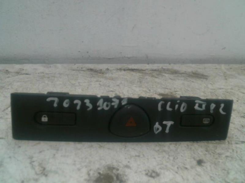 Bouton de warning RENAULT CLIO Essence - 1