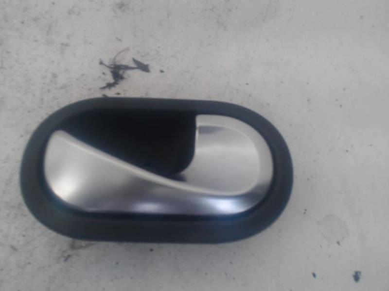 Poignee interieur arriere droit RENAULT TWINGO Essence - 1