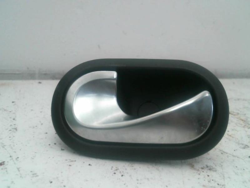 Poignee interieur avant gauche RENAULT TWINGO Essence - 1
