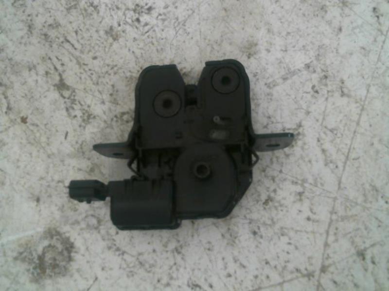 Serrure de hayon RENAULT PHANTOM Diesel - 1
