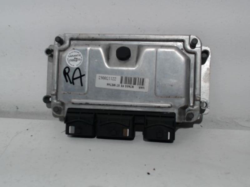 Calculateur CITROEN XSARA Essence - 1