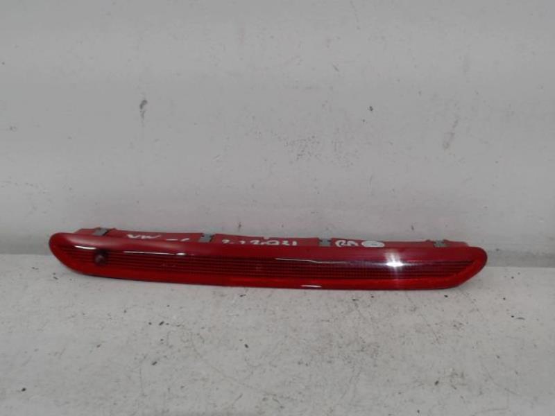 Feu arriere stop central VOLKSWAGEN GOLF Diesel - 1