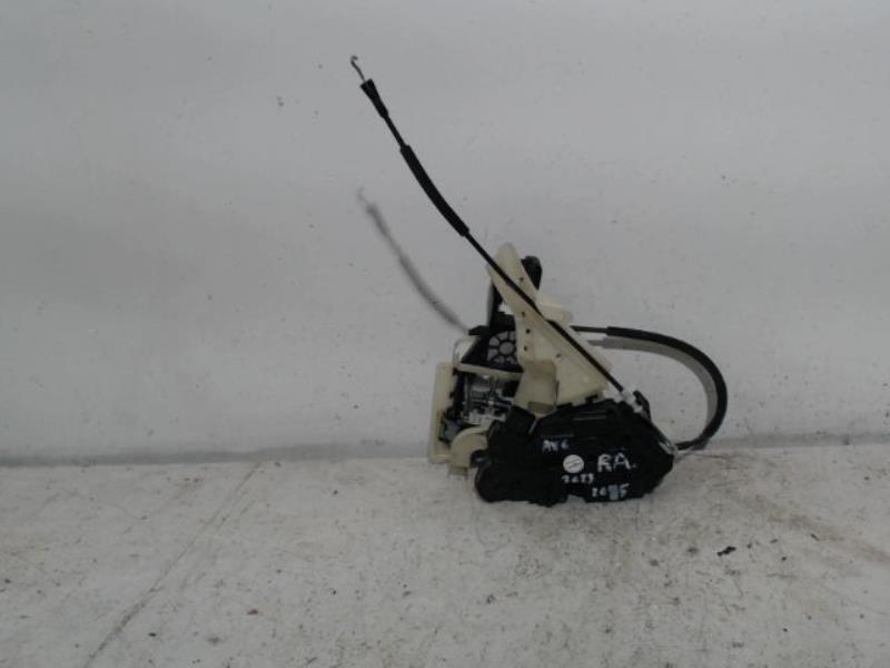Serrure avant gauche VOLKSWAGEN PASSAT Diesel - 1