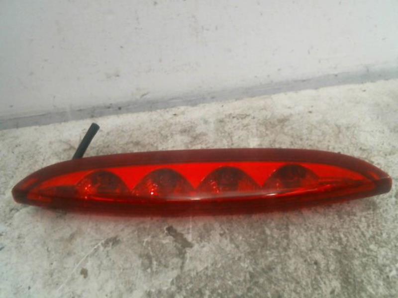 Feu arriere stop central PEUGEOT 208 Essence - 1