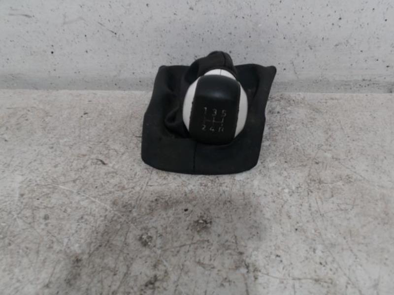 Levier de vitesses PEUGEOT 208 Essence - 1
