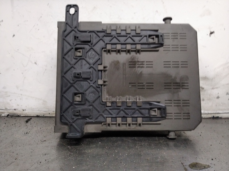 Scatola motore ausiliaria (BSM) CITROEN C5 BERLINA 2.0 HDI SX  - 1