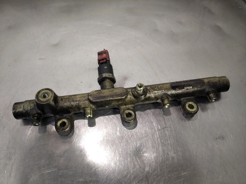 Collettore iniezione PEUGEOT 406  - 1
