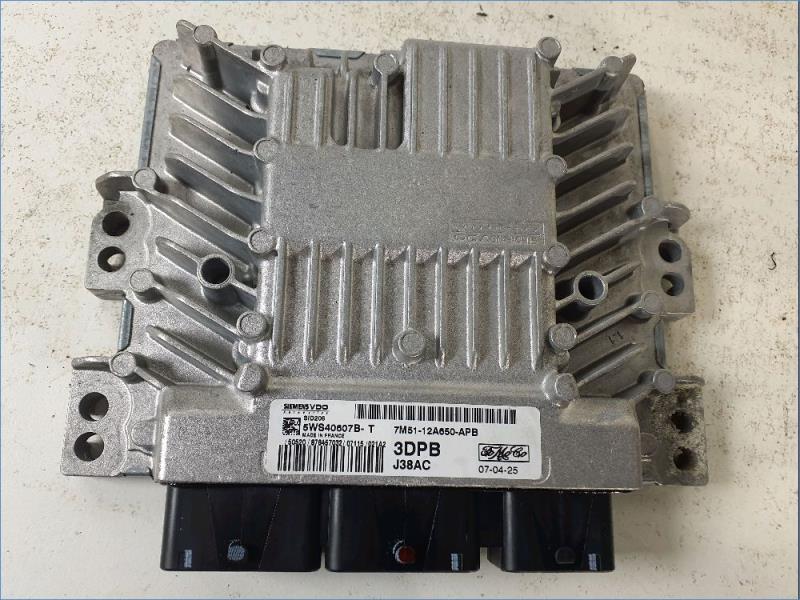 Calculateur FORD FOCUS PH3 BERLINE Diesel - 1