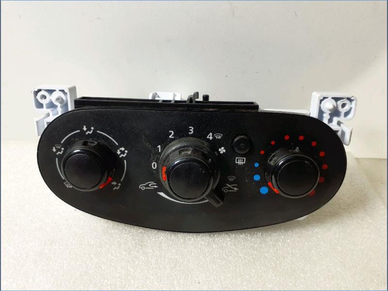Commande chauffage DACIA SANDERO 2 Essence - 1