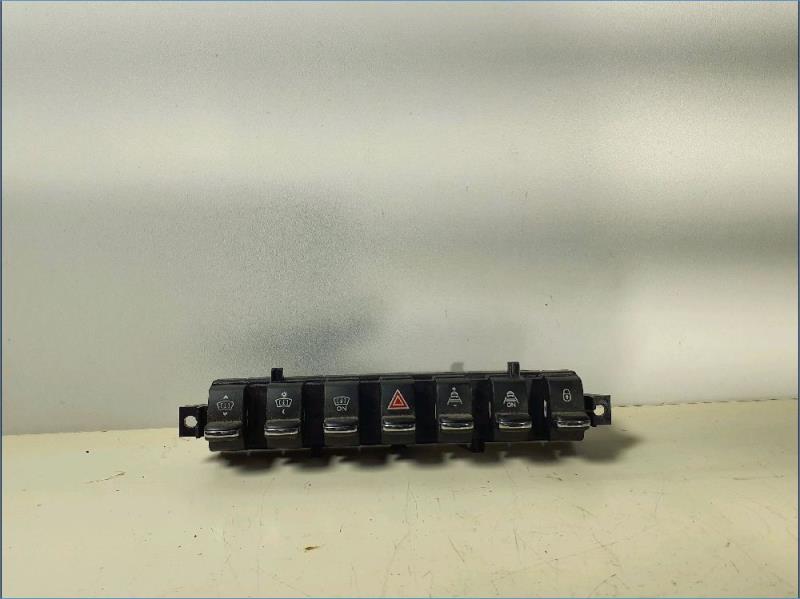 Bouton de warning PEUGEOT 3008 - 1 Diesel - 1