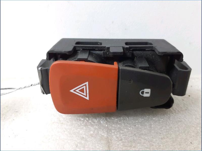 Bouton de warning RENAULT MEGANE 3 Diesel - 1