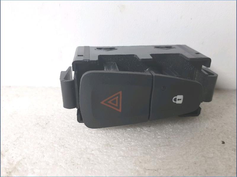 Bouton de warning DACIA SANDERO Essence - 1