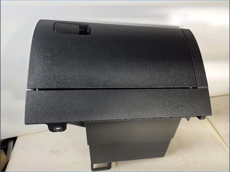 Boite a gants VOLKSWAGEN POLO 5 Diesel - 1