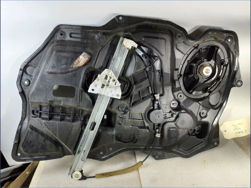 Leve vitre electrique avant gauche MAZDA 3 - 2 Diesel - 1