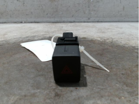 Bouton de warning NISSAN NOTE Diesel - 1