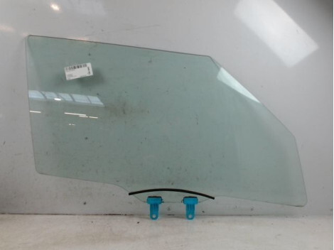 Vitre avant droit SUZUKI SWIFT Essence - 1