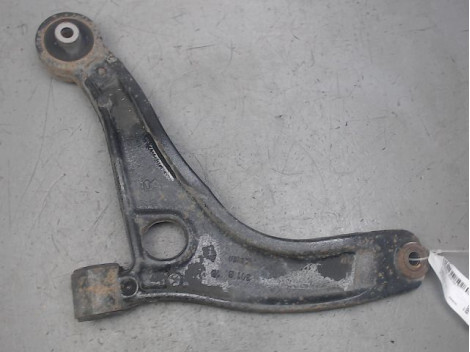 Triangle avant droit RENAULT MASTER Diesel - 1