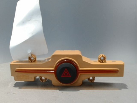 Bouton de warning KIA CARENS 2002- Diesel - 1
