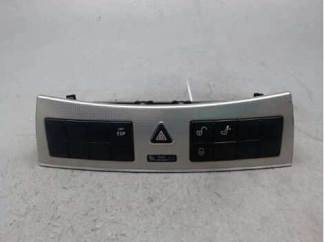 Bouton de warning MERCEDES CLK Diesel - 1