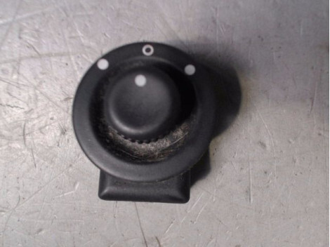Commande retroviseurs RENAULT CLIO II PHASE 2 01-06 Essence - 1